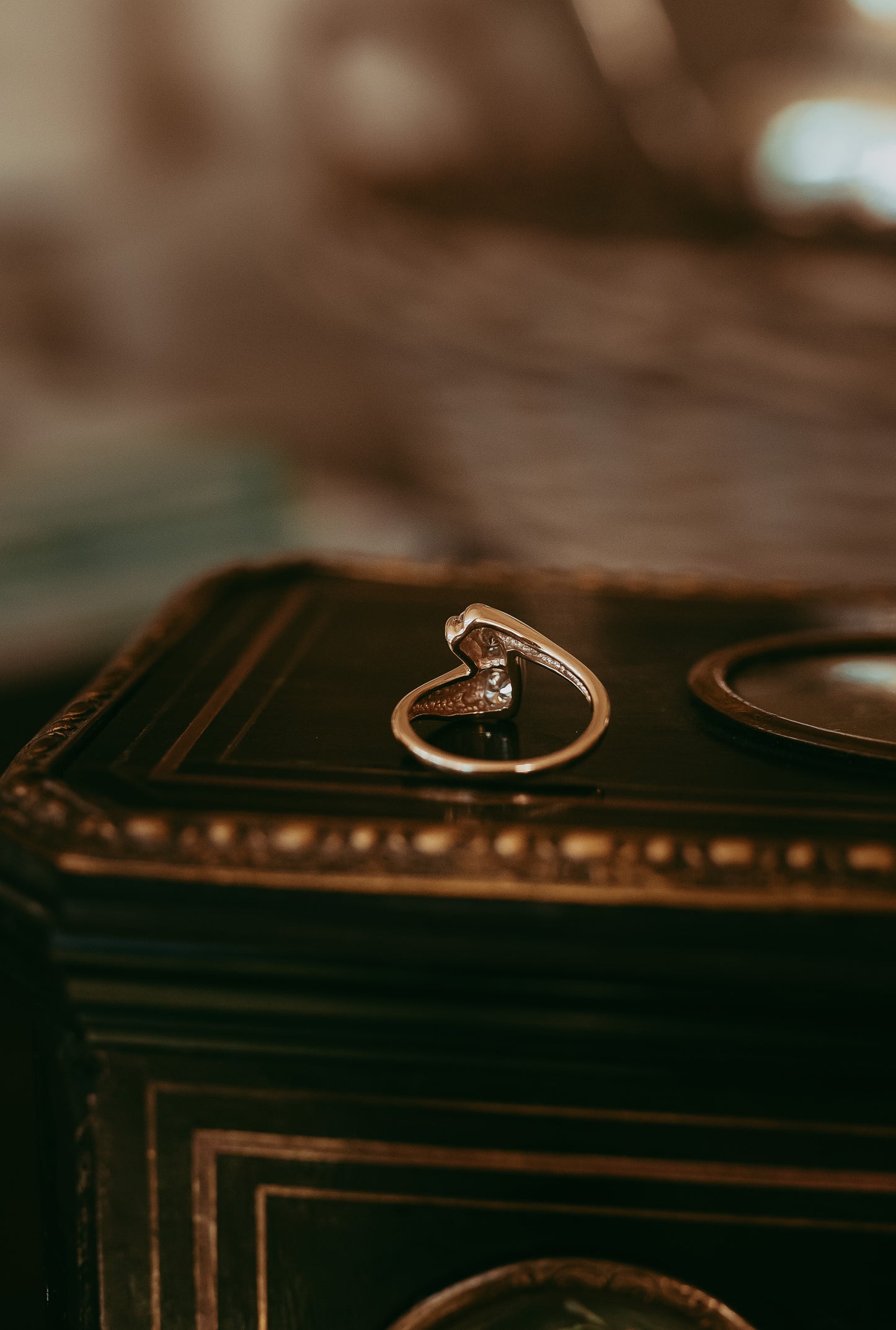 Vintage 10K Gold Diamond Wave Pinky Ring | Five Graduated Diamonds