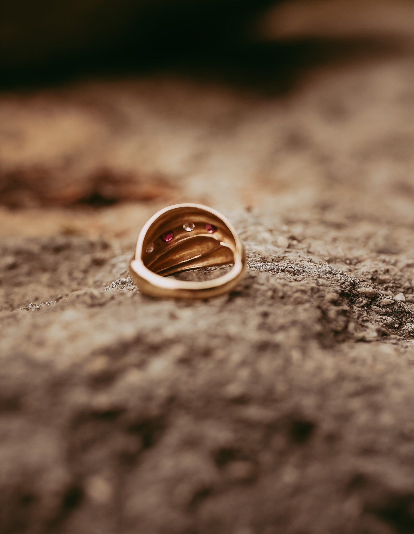 My Darling Juliet | City-Chic 14K Gold Ruby & Diamond Wave Band