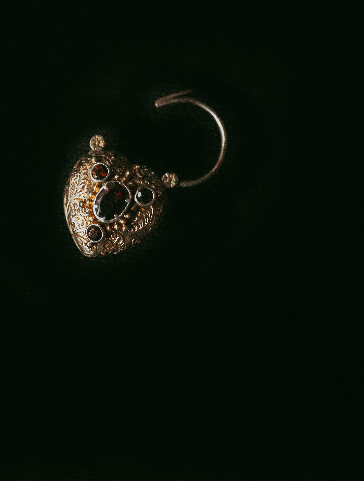 My Darling Juliet | Late Georgian Garnet Padlock Heart Locket (1780–1837)