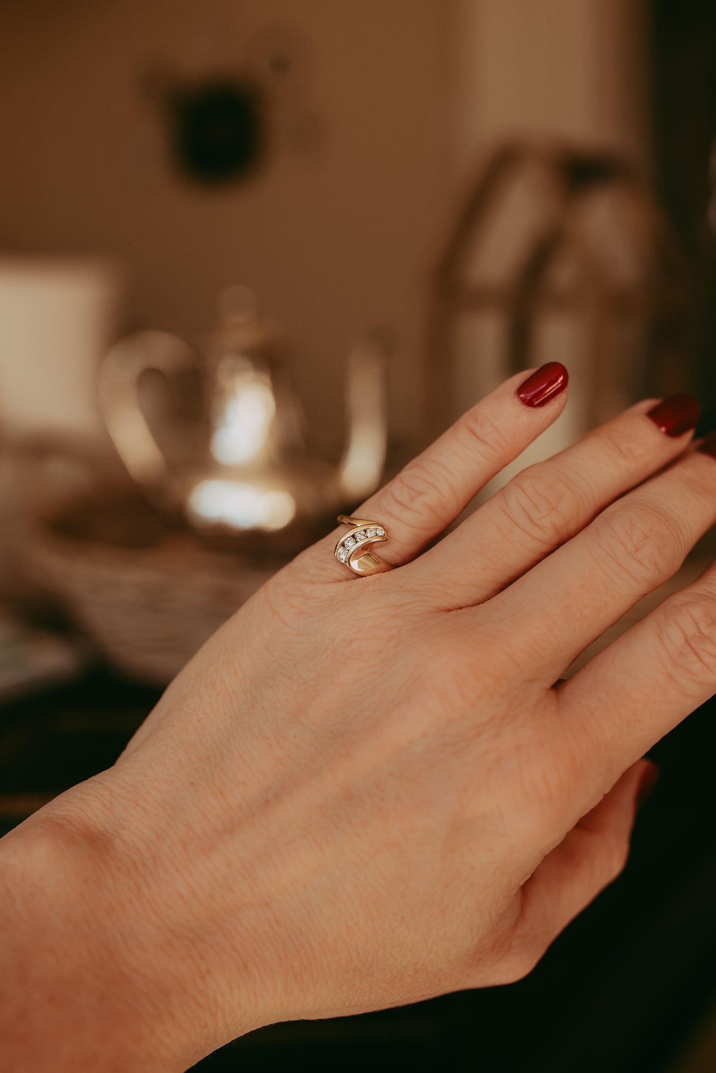 Vintage 10K Gold Diamond Wave Pinky Ring | Five Graduated Diamonds