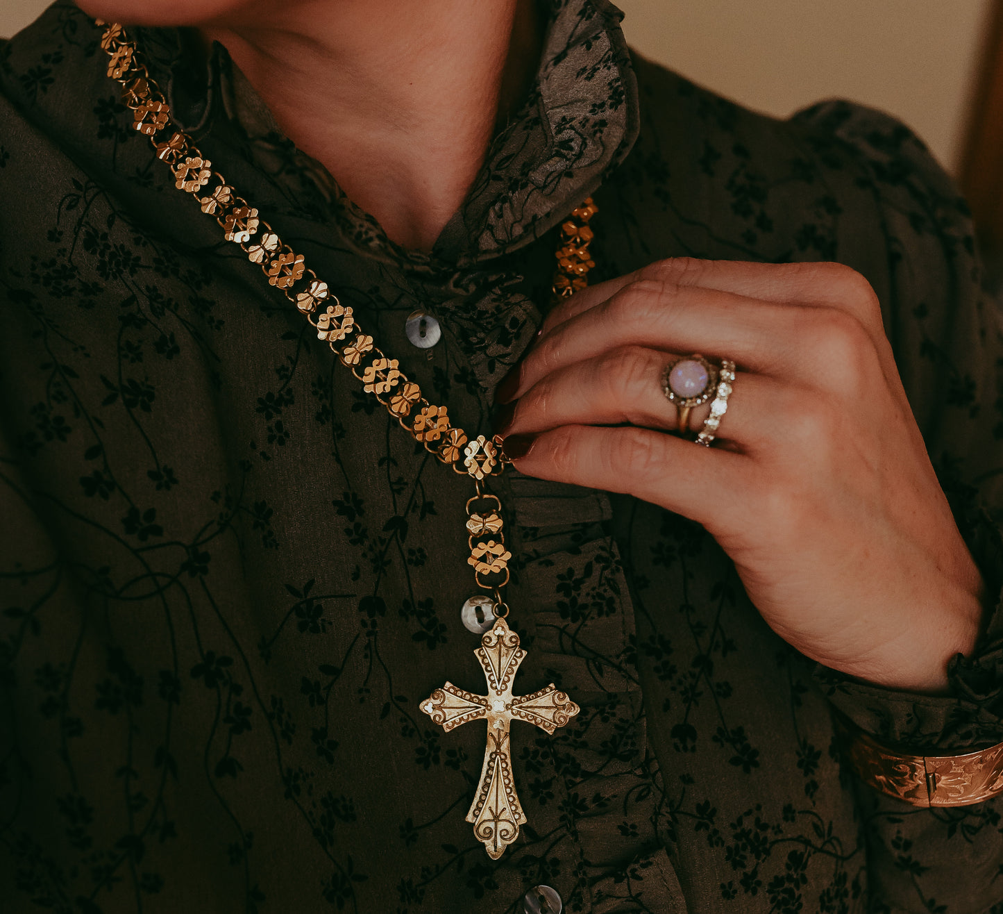 Victorian Gold-Filled Chain Drop Necklace with Engraved Cross
