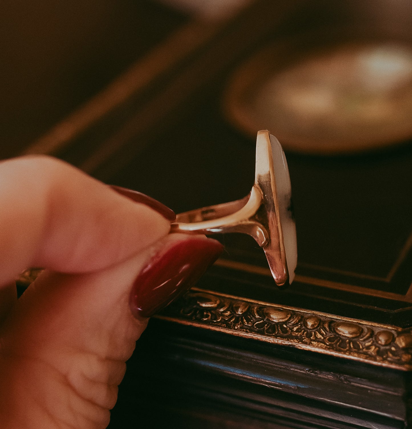 Likely Late Victorian–Early Edwardian Moss Agate Ring in 10k Gold