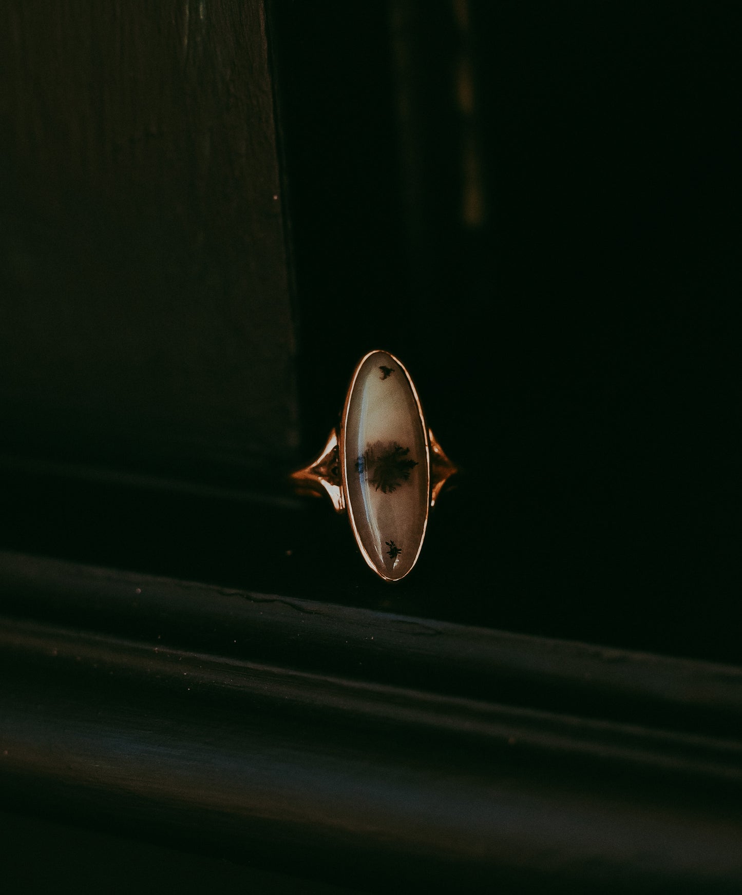 Likely Late Victorian–Early Edwardian Moss Agate Ring in 10k Gold