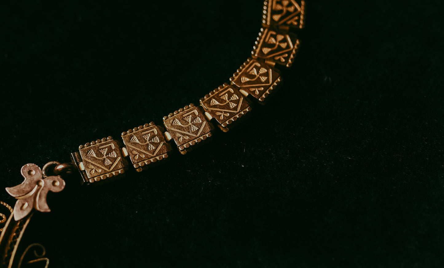Antique Victorian Etruscan Revival Gold Filled Cameo Necklace | Book Chain Panel Links