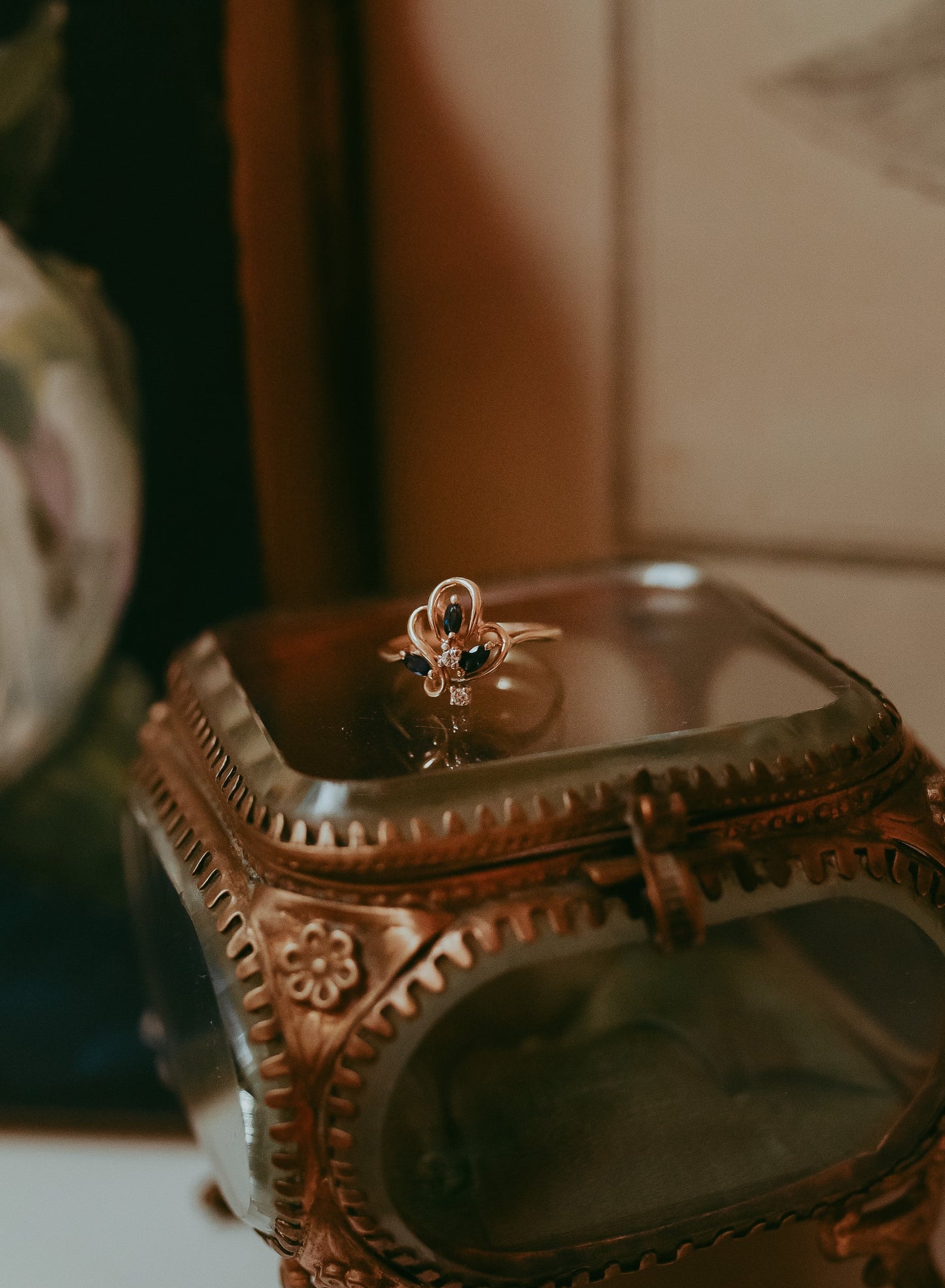 Vintage 14K Gold Sapphire & Diamond Ring | Asymmetrical Floral Design