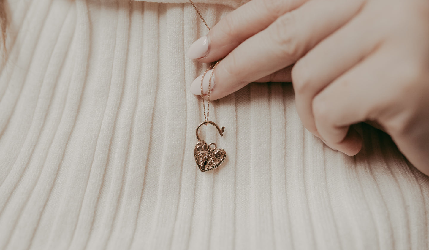 My Darling Juliet | 9K Gold Padlock Heart Pendant