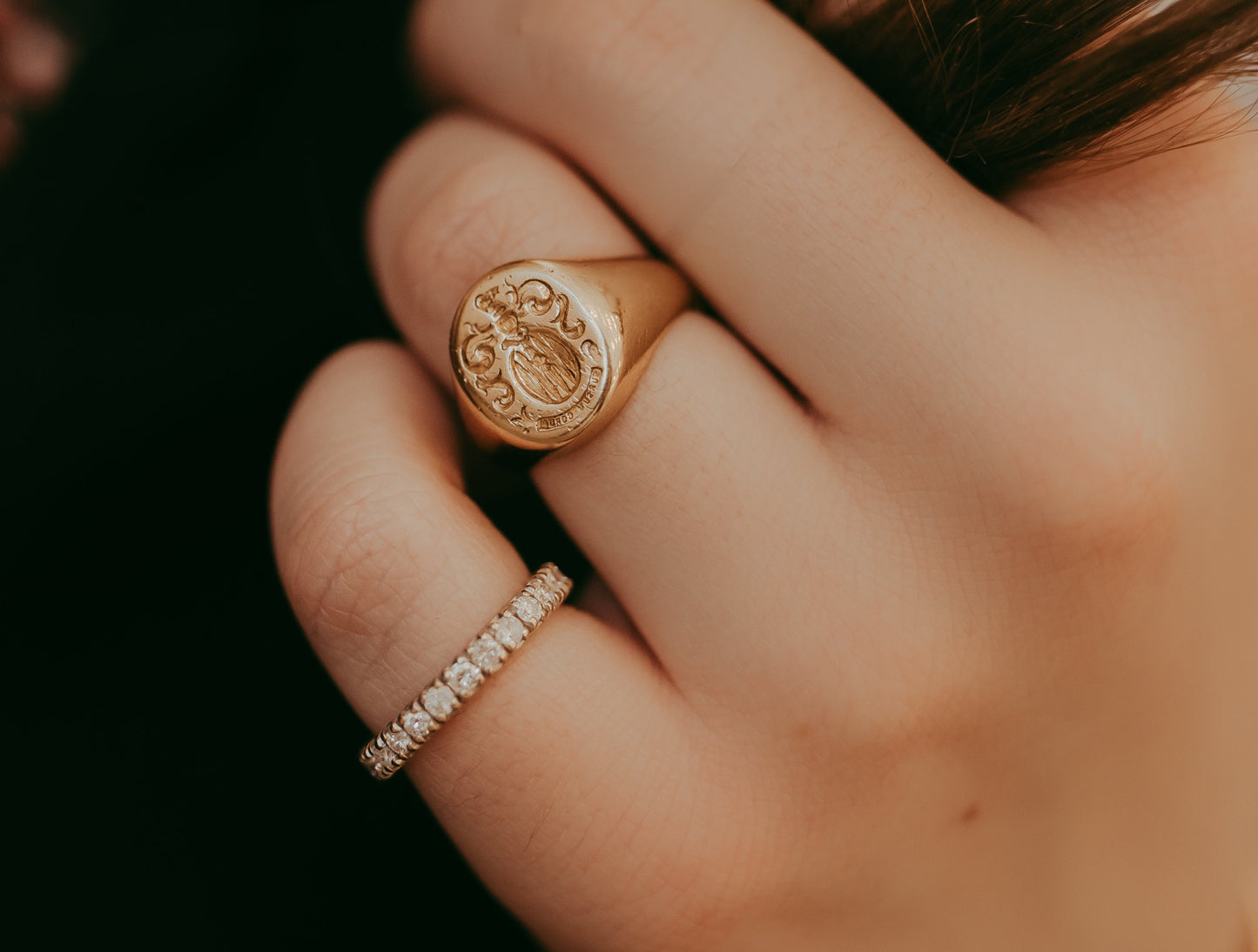 My Darling Juliet | 18K Gold Pineapple Signet Ring