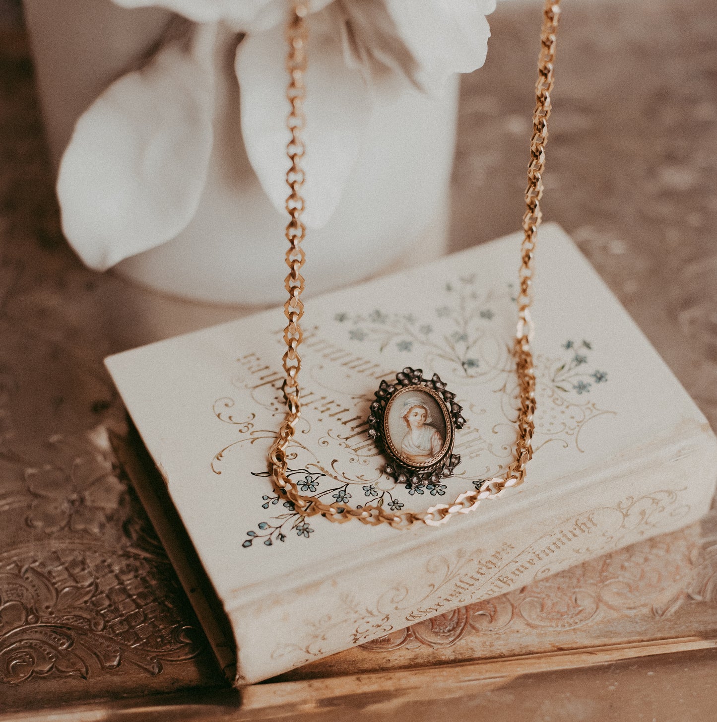 My Darling Juliet | Victorian 18K Hollow Gold Chain