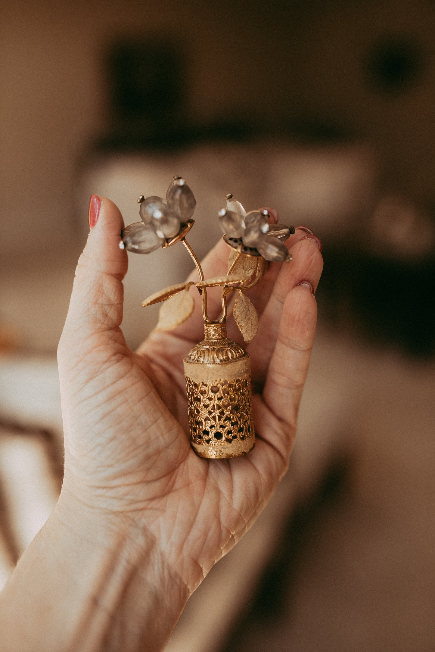 My Darling Juliet | 1950s DeVilbiss Perfume Bottle Lid
