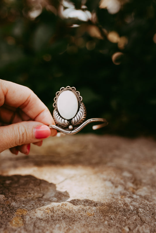 My Darling Juliet | Vintage Navajo Mother of Pearl Cuff Bracelet