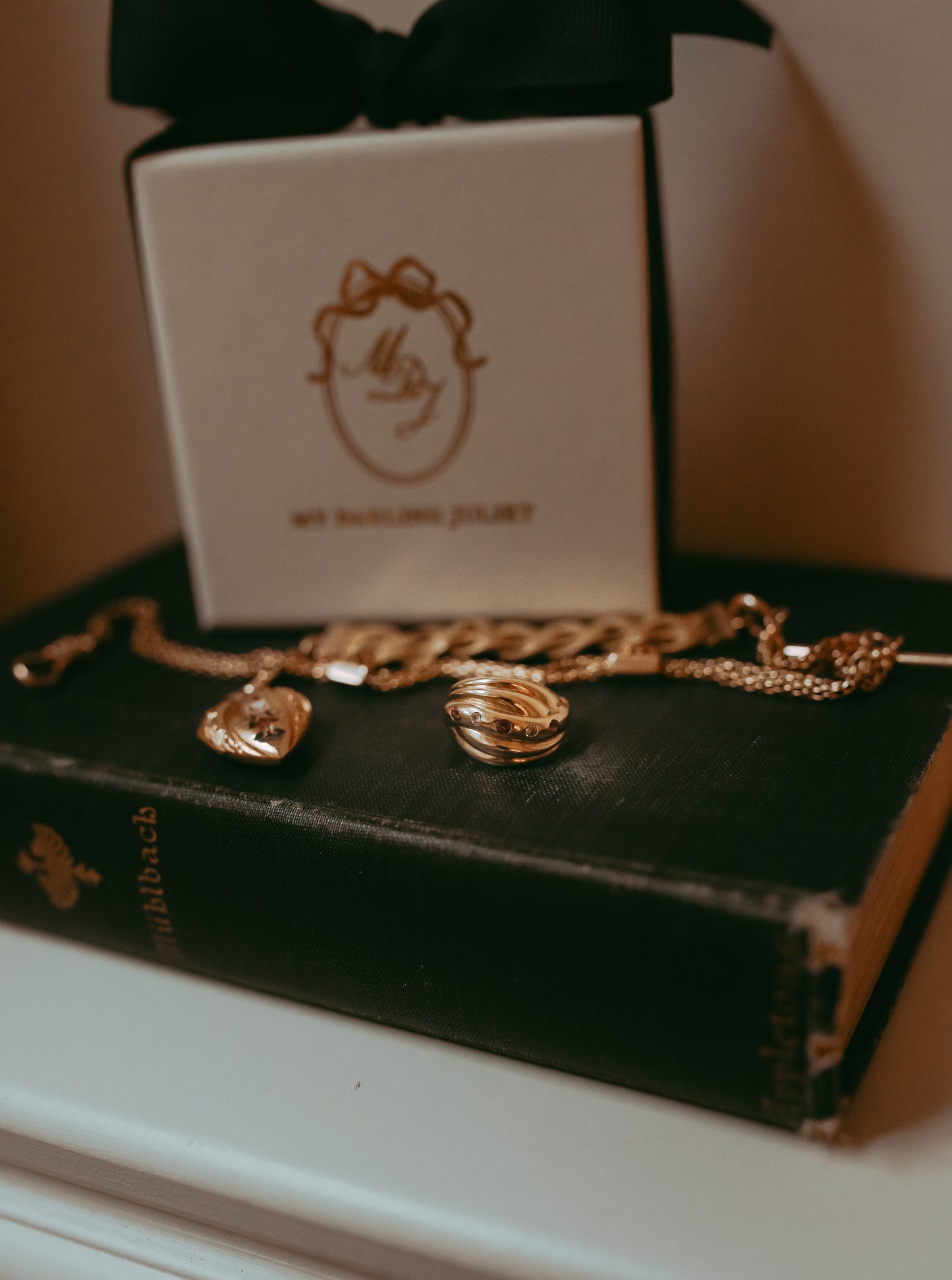 My Darling Juliet | City-Chic 14K Gold Ruby & Diamond Wave Band