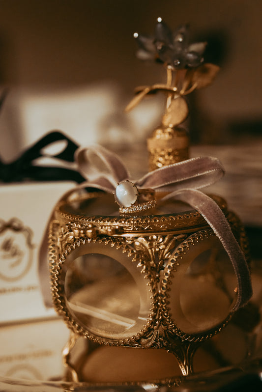 My Darling Juliet | Vintage 14K Gold Moonstone Cabochon Ring