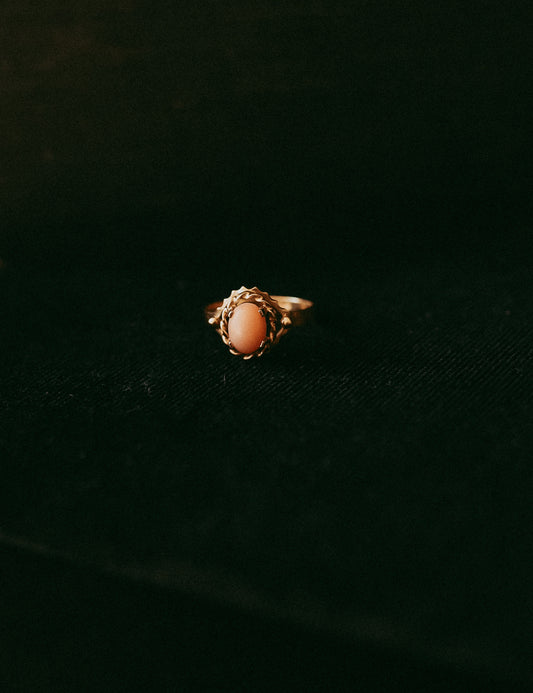 My Darling Juliet | Vintage 10K Gold Coral Cabochon Ring