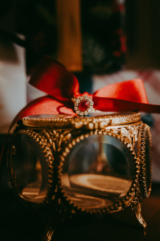 My Darling Juliet | Art Deco 18K Gold Ruby & Diamond Ring