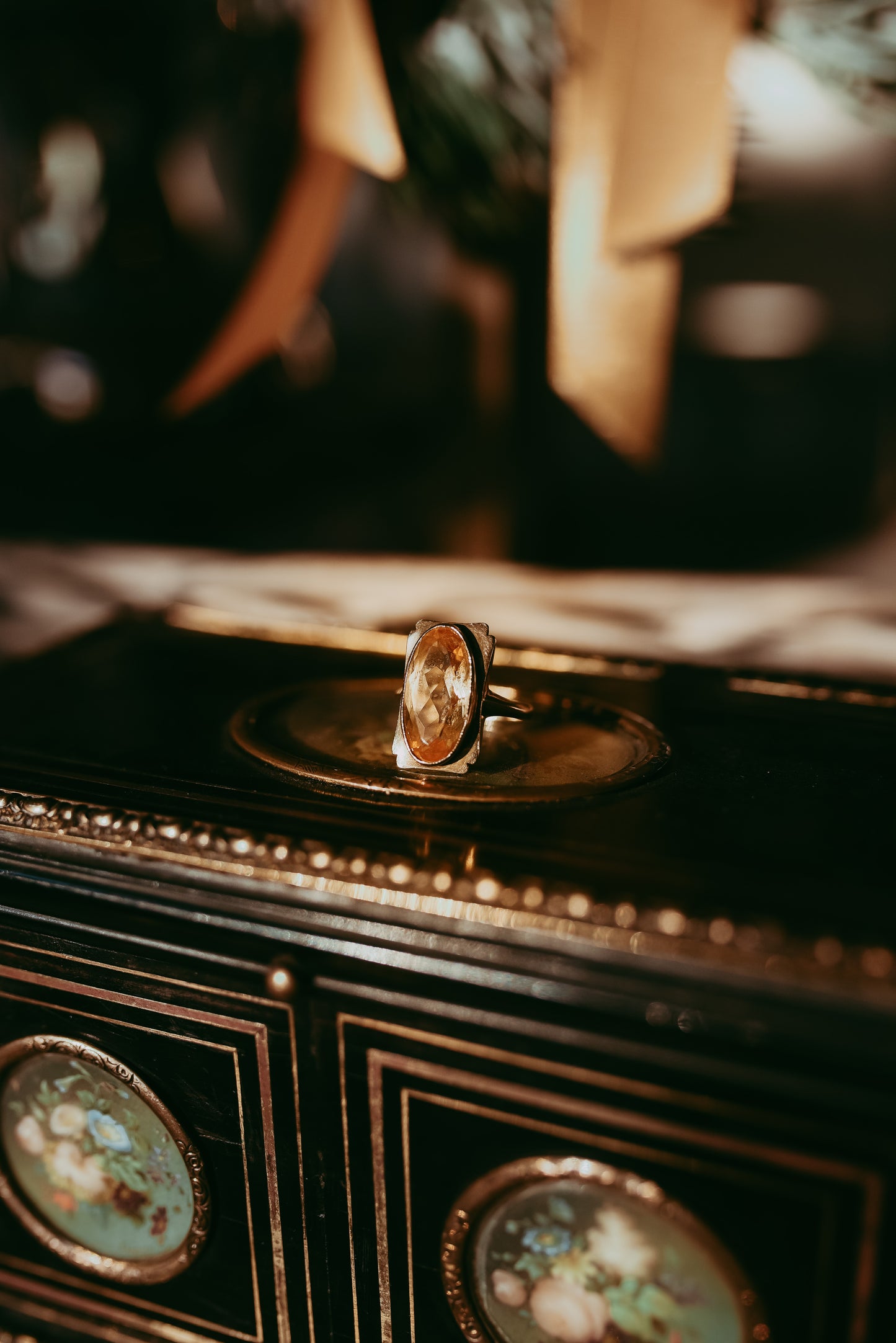 My Darling Juliet | 1914 English 9K Gold Citrine Solitaire Ring (7.75ct Antique Oval)