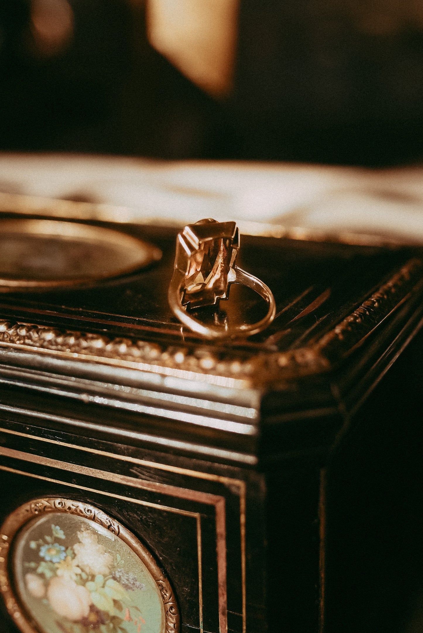 My Darling Juliet | 1914 English 9K Gold Citrine Solitaire Ring (7.75ct Antique Oval)
